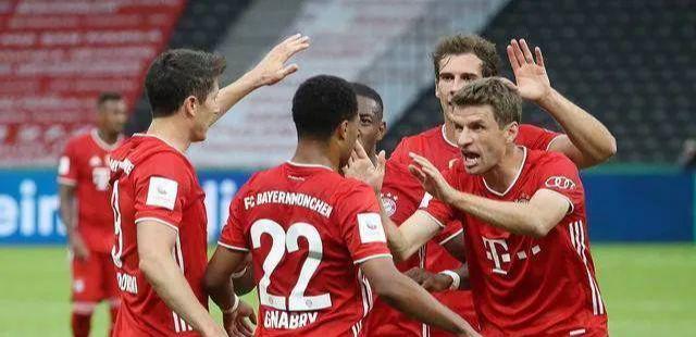 2025中超最佳青年球员候选：王钰栋、吾米提江领衔（2025中超最佳青年球员候选名单出炉：王钰栋、吾米提江领跑）